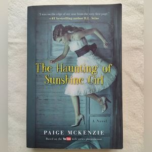 The Haunting of Sunshine Girl: Young Reader/ 5th Grade